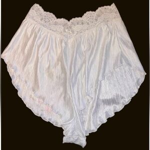 Olga panties sleep Shorts White Satin Lace Trim Vintage 90s Retro Lingerie M